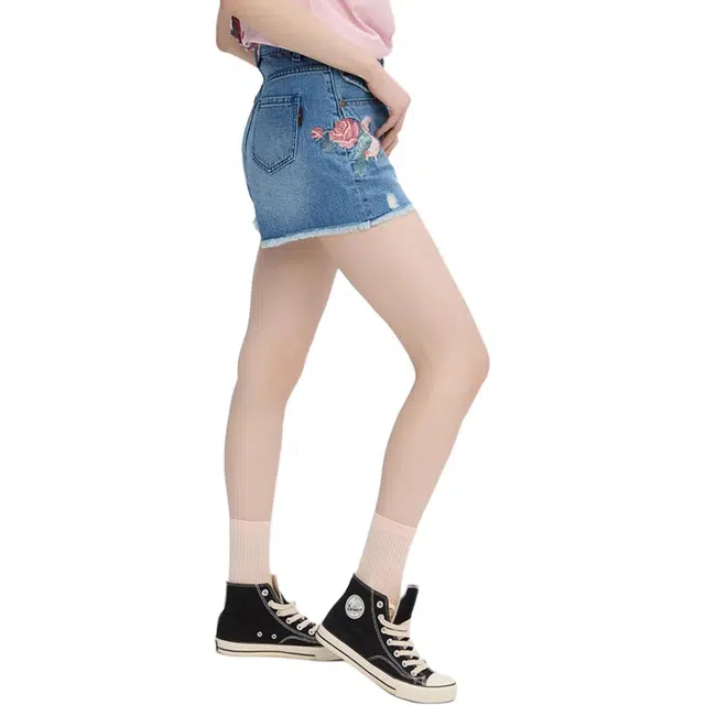 鬼洗 玫瑰鹦鹉绣花中腰宽松时尚拉链三分牛仔短裤 女款 牛仔蓝