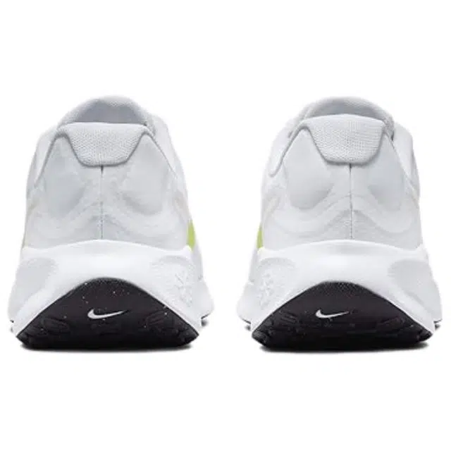 Nike REVOLUTION 7