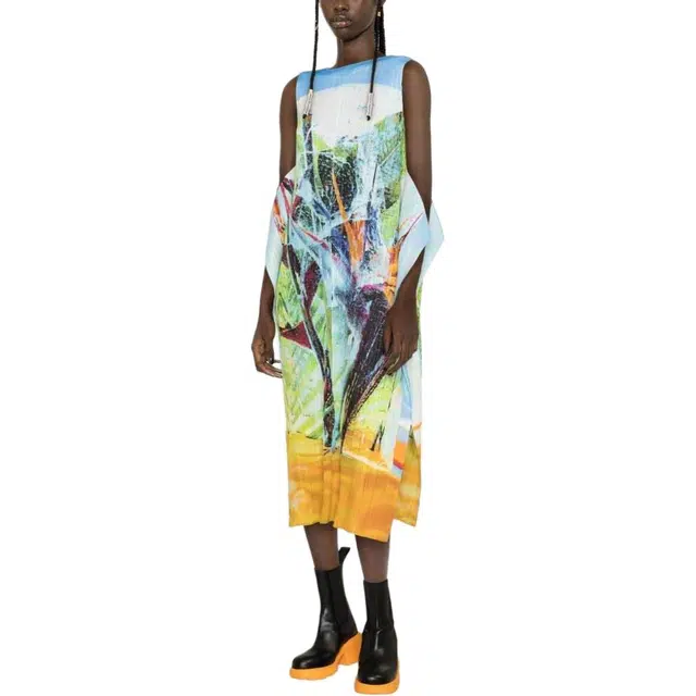 PLEATS PLEASE ISSEY MIYAKE
