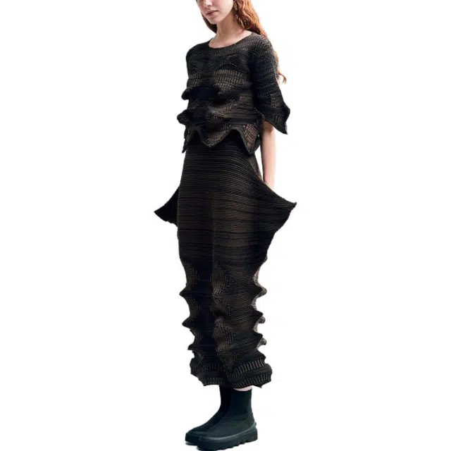 ISSEY MIYAKE SS23 T