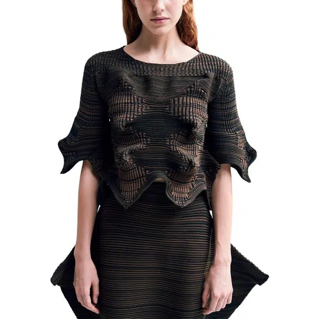 ISSEY MIYAKE SS23 T