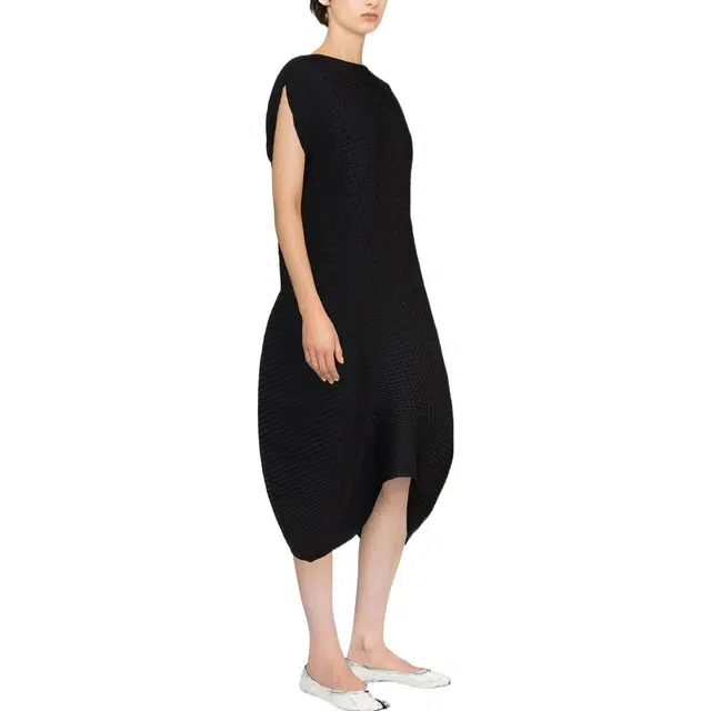 ISSEY MIYAKE SS23