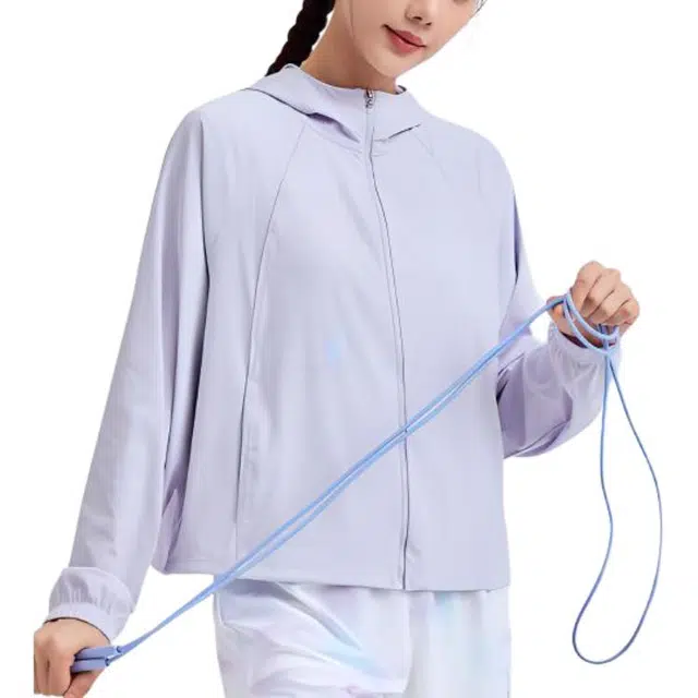 特步 综训系列 纯色连帽拉链长袖防晒服 女款 轻纱紫