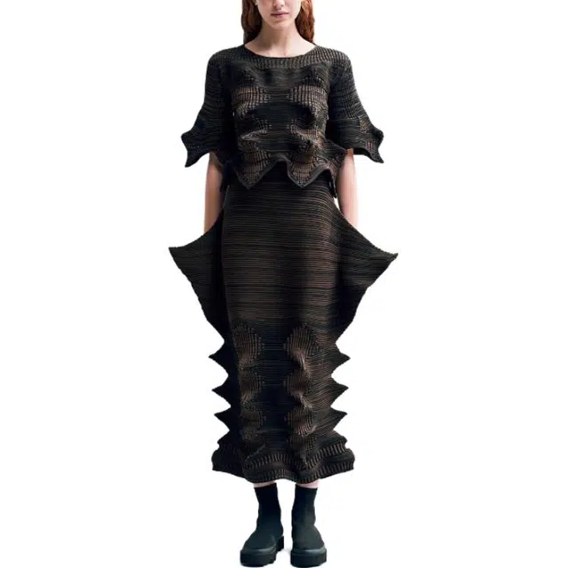 ISSEY MIYAKE SS23 T