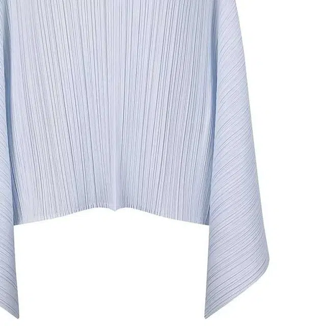 PLEATS PLEASE ISSEY MIYAKE