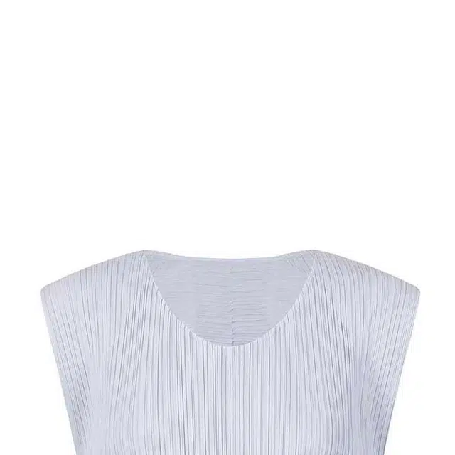 PLEATS PLEASE ISSEY MIYAKE