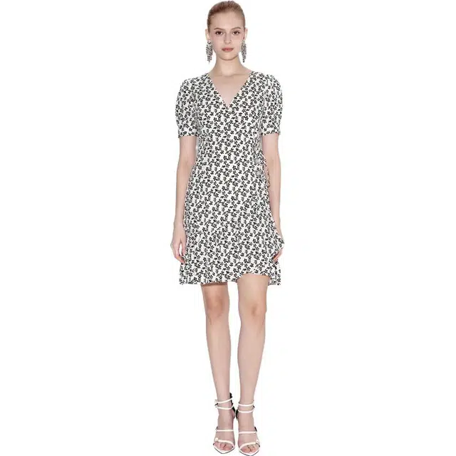 bebe SS23 V