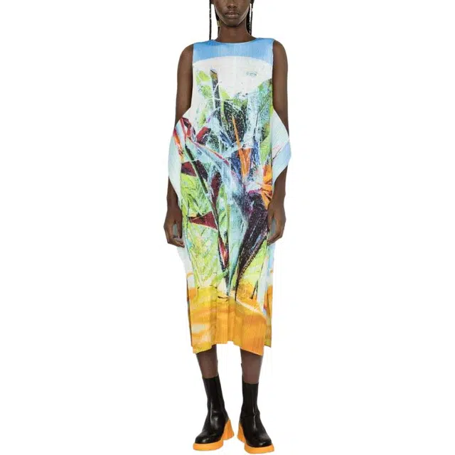 PLEATS PLEASE ISSEY MIYAKE
