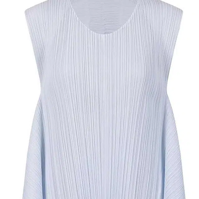 PLEATS PLEASE ISSEY MIYAKE