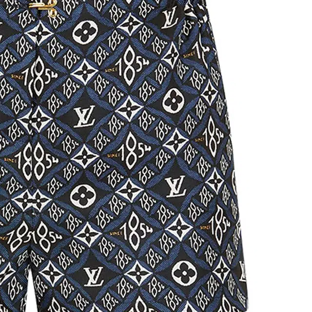 LOUIS VUITTON LV Logo