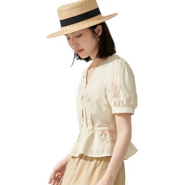 茵曼 刺绣花边短袖衬衫 女款 浅杏色