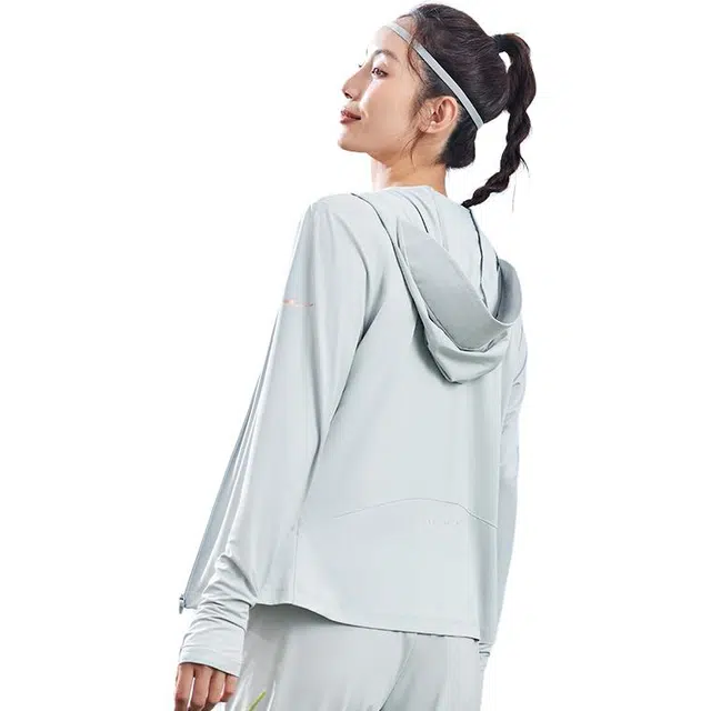 鸿星尔克 纯色轻薄透气防晒服 女款 云灰色