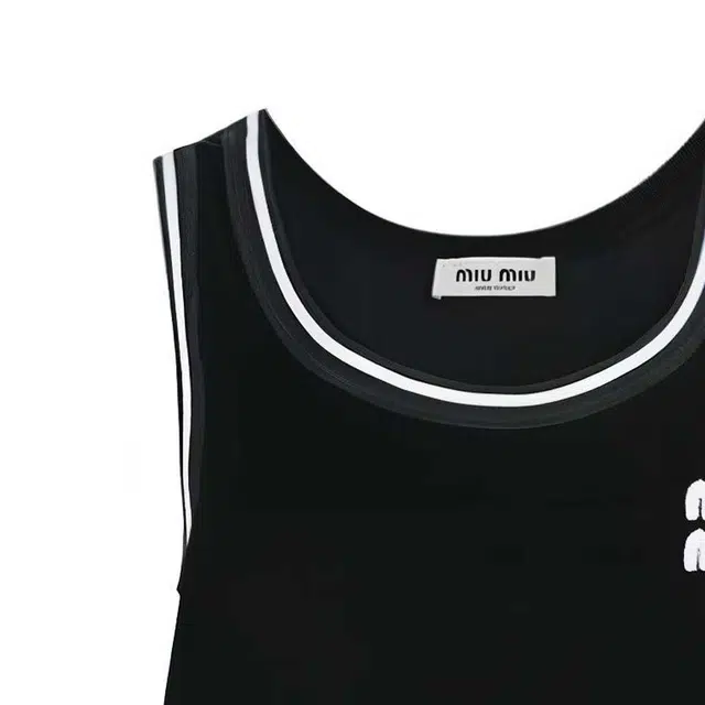 MIU MIU Logo