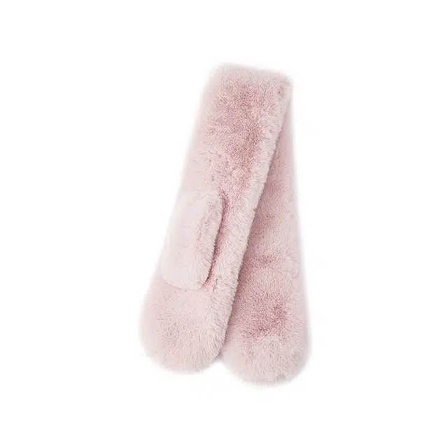 森马 新款保暖毛绒绒学生短款秋冬纯色百搭交叉穿孔 聚酯纤维 围脖 女款