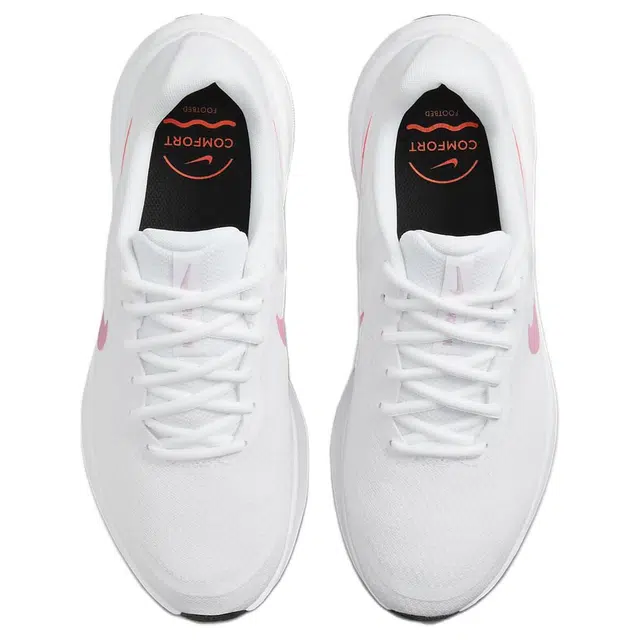 Nike REVOLUTION 7