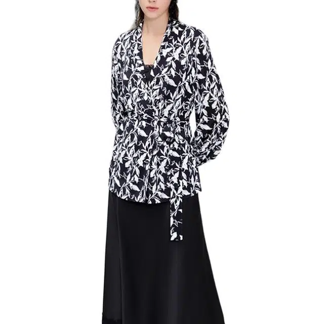BESIONIA SS23 V