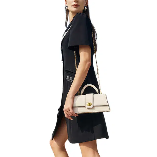 BESIONIA SS22 AV