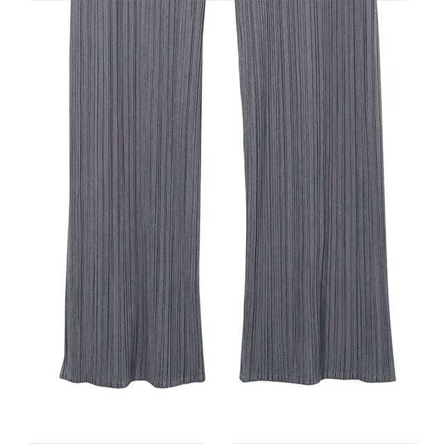 PLEATS PLEASE ISSEY MIYAKE