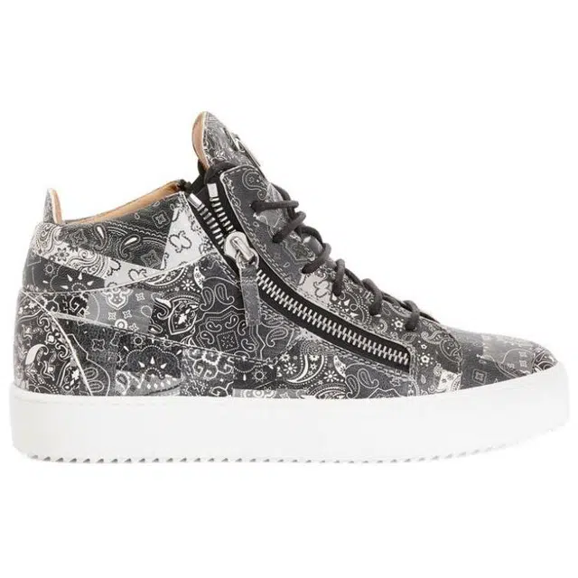 giuseppe zanottiGZ Kriss