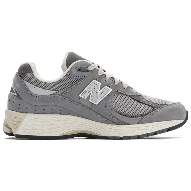 New Balance NB 2002R