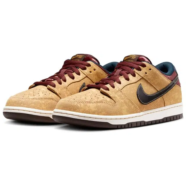 Nike SB Dunk Low City of Cinema