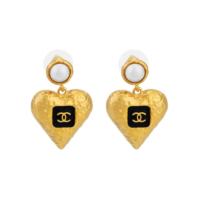 CHANEL Heart Pendant Pearl Earrings Gold