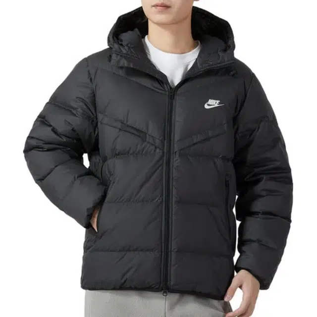 Nike Storm-FIT Windrunner PrimaLoft