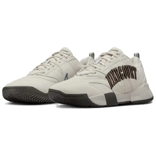 Nike Court Light 4