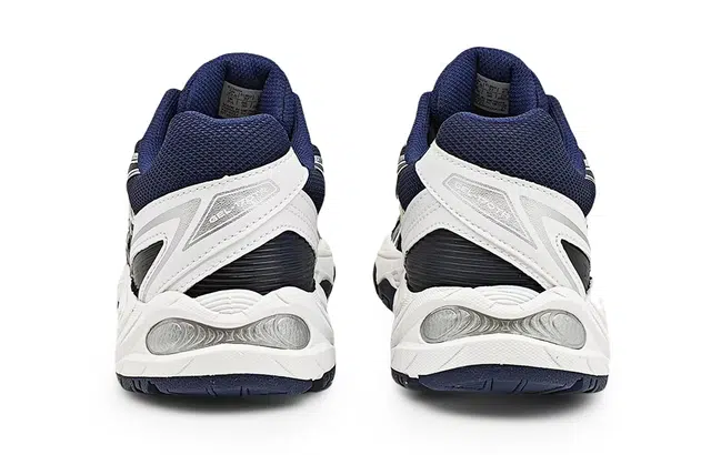 Asics EIGHT