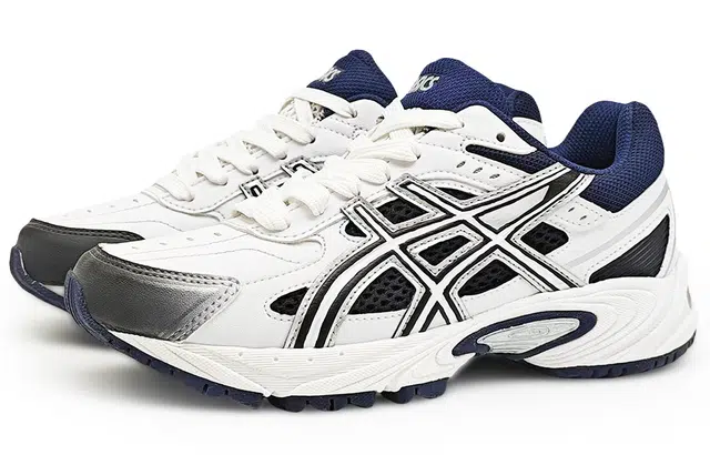 Asics EIGHT