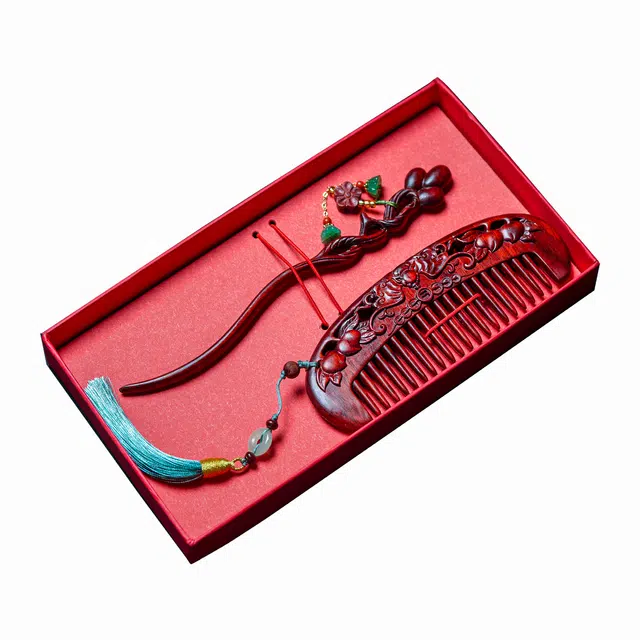 仙友 国潮新中式古风红木经络按摩防静电繁花似锦雕刻送礼佳品 紫檀属 头梳 男女同款情侣款