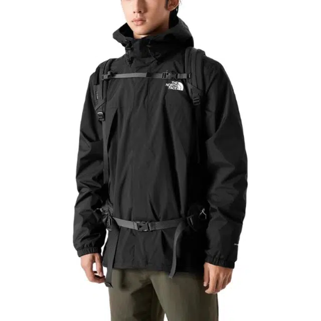 THE NORTH FACE DRYVENT ZIP IN
