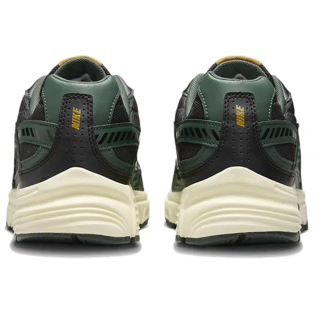 Nike Initiator