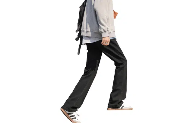 快鱼 韩系少年感街头复古高街水洗重工做旧时尚简约百搭亲肤基础款日常通勤户外出行纯色牛仔裤 男女同款