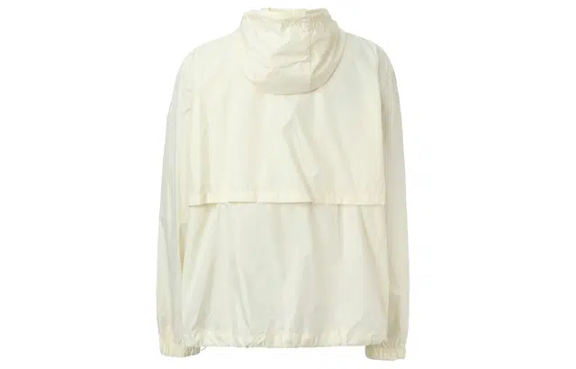 Nike Sportswear Essential Repel Logo