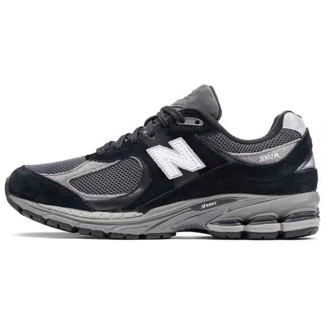 New Balance NB 2002R