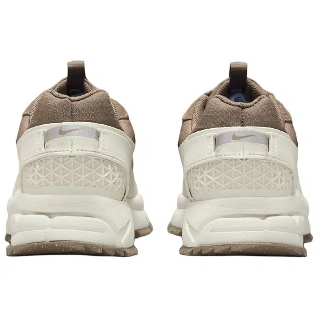 Nike Zoom Vomero 5 Roam