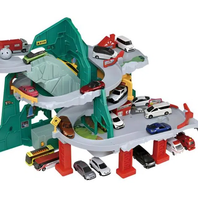 TAKARA TOMY