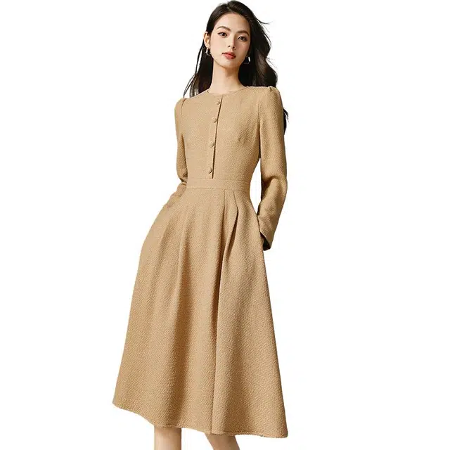 晚白 肩部收褶有里衬大摆裙摆长袖连衣裙 女款 卡其色