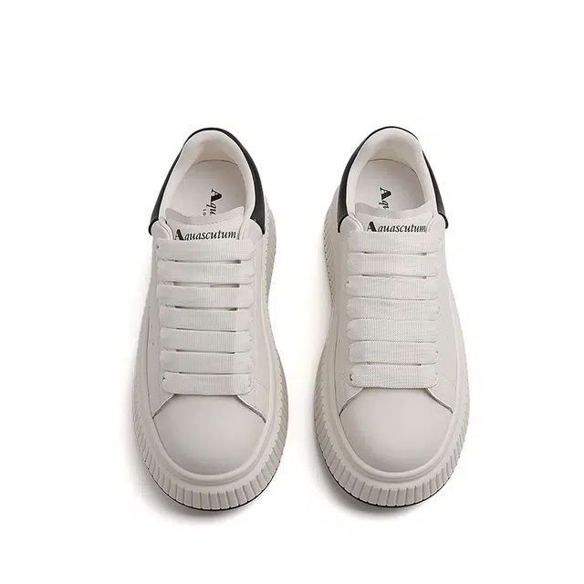 AQUASCUTUM