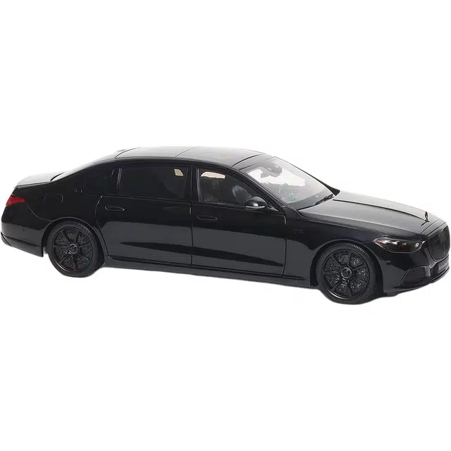 Almost Real 118 S680 2021