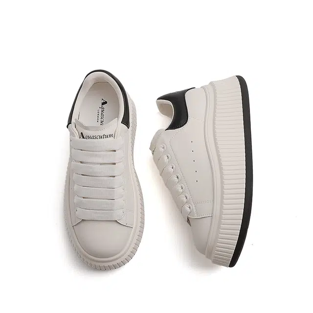AQUASCUTUM