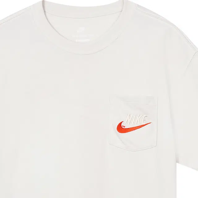 Nike Sportswear LogoT