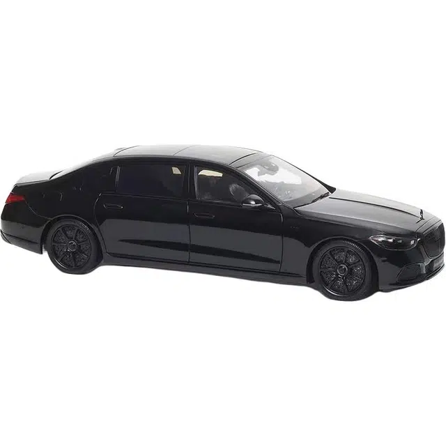 Almost Real 118 S680 2021