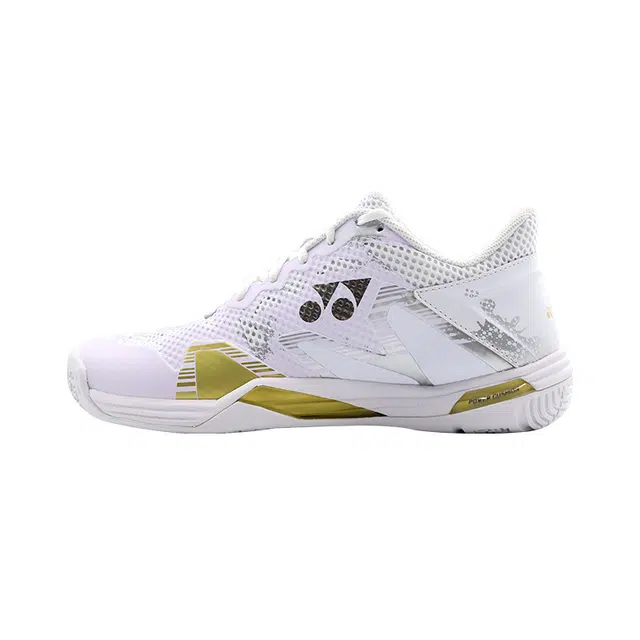 YONEX