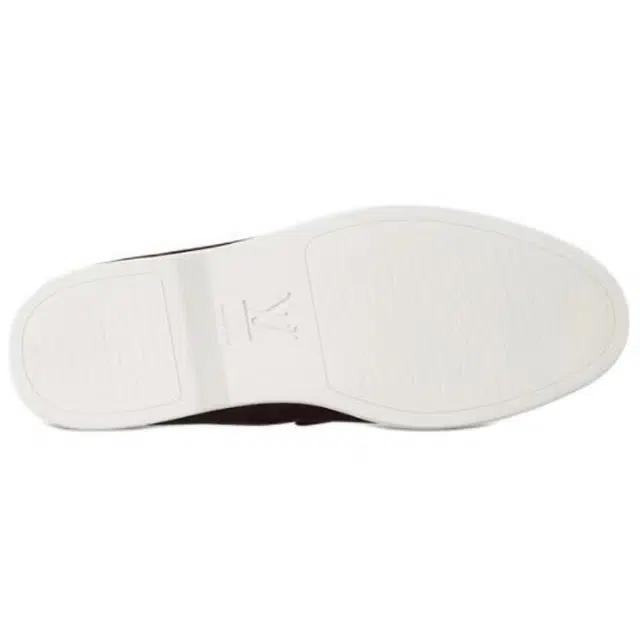 LOUIS VUITTON Estate