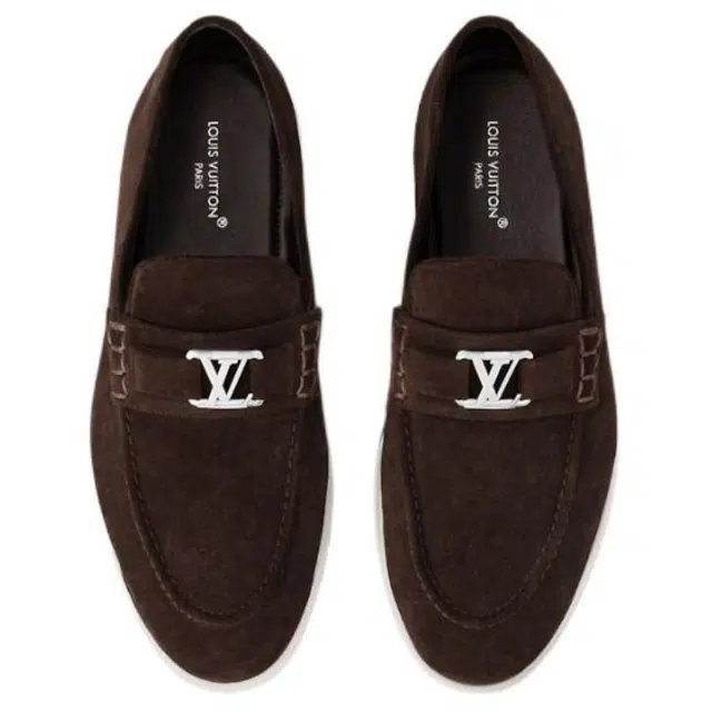 LOUIS VUITTON Estate