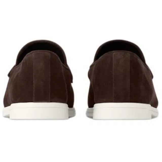 LOUIS VUITTON Estate