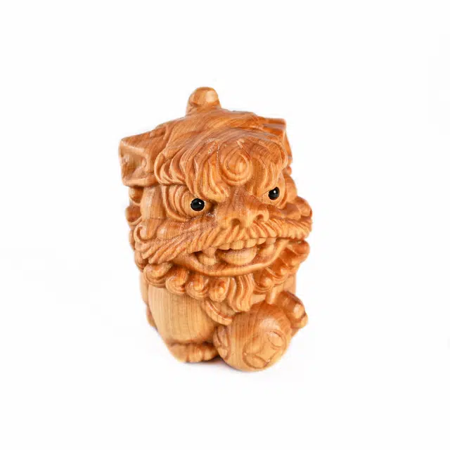 天纵 实木雕刻貔貅抱球随身把玩文玩工艺品 本命年有求必应好运吉祥物 崖柏 摆件 男女同款情侣款