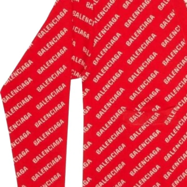 Balenciaga FW22 LogoV